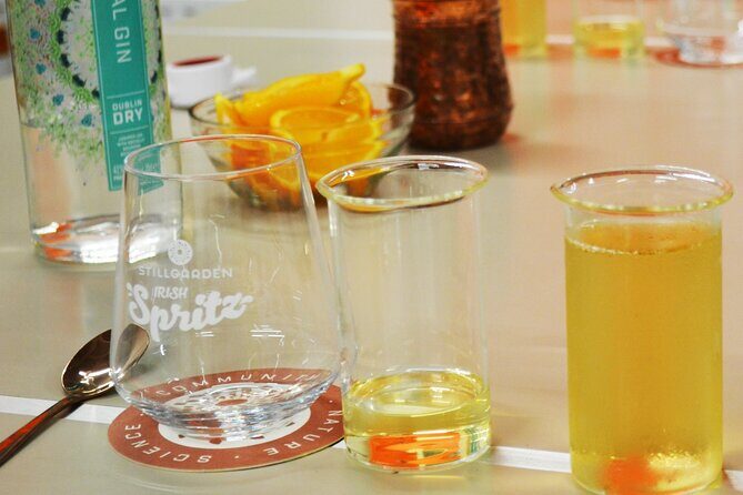 1-Hour Cocktail Masterclass Experience in Dublin - Pizza or salad pairing: a simple food add-on that fits the mood