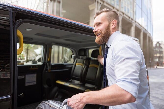 1 to 8 People Private Transfer from Dublin Airport to City Centre - The Ride: 30 to 45 Minutes Into Central Dublin