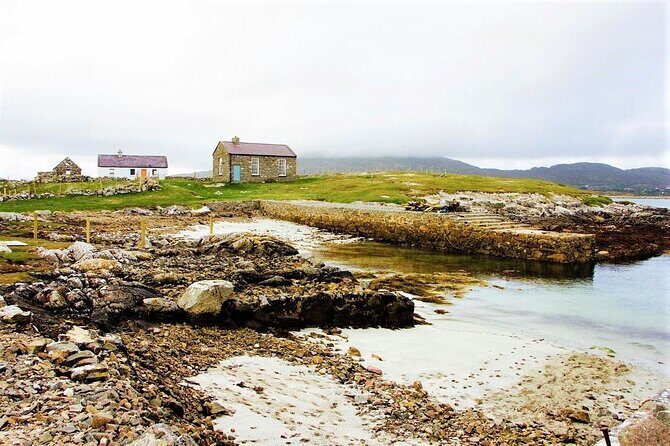 2.5 Hour Guided Sea Kayaking in Roundstone Bay - Paddling Roundstone Bay: the new perspective on Ireland’s western coast