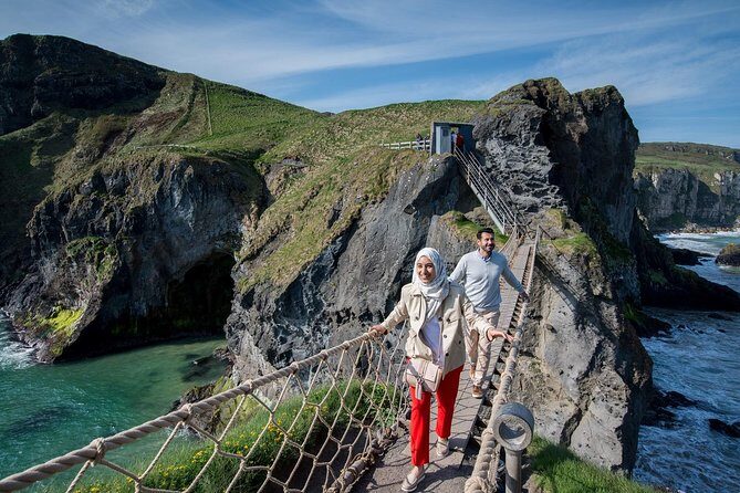 2-Day Northern Ireland Tour from Dublin Including Belfast and Giants Causeway - The Black Taxi Tour option: when it makes sense