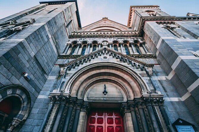 2 Hour Walking Tour of Dublin's City Centre - Trinity College Dublin: Book of Kells fame, plus campus context