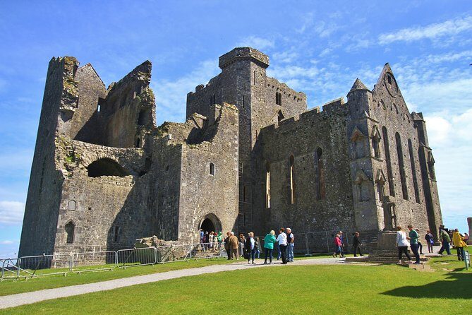 7-Day Great Atlantic Adventure Small-Group Tour of Ireland from Dublin - Day 3: Dingle Bay kayaking and Slea Head Drive’s cliffside history