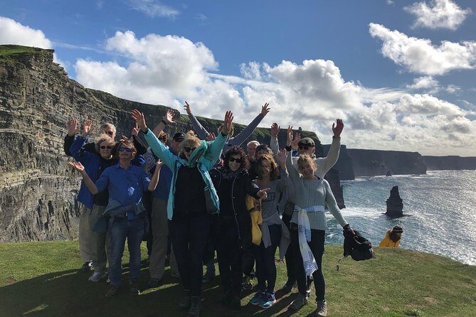 7-Day Ireland to Island Small Group Tour from Dublin - Driving-free touring: what “small group” really buys you