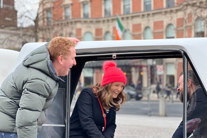 A Unique and Fun 1 Hour city tour of Dublin - Dublin’s seat of power (and the Irish government setting)
