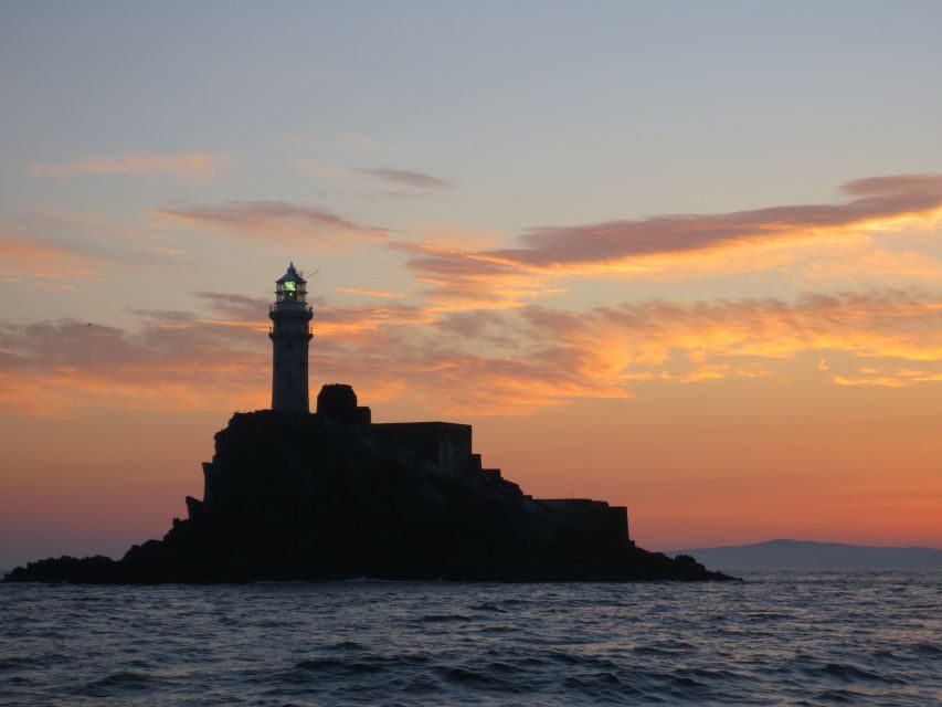 Baltimore Harbor: Sunset Cruise to Fastnet Rock Lighthouse - Getting on board: finding the Wave Chieftain and your first 30 minutes