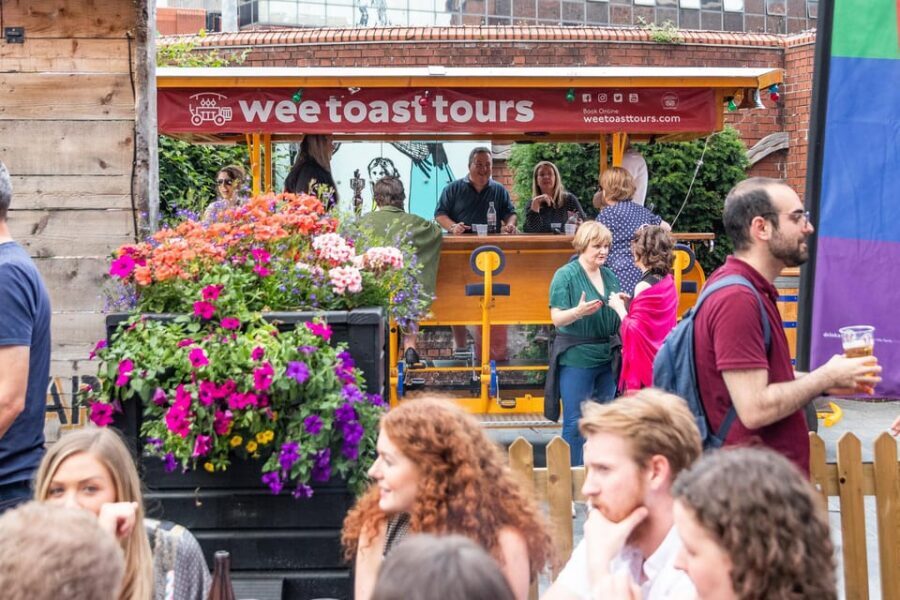 Belfast: City Centre Beer Bike Tour - Music and the Group Atmosphere