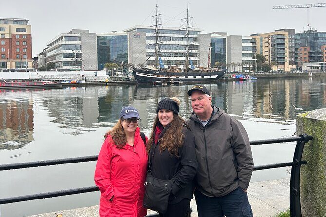 Best Dublin City & Bay Authentic Fun Tour with a True Dubliner - Stop 5: John Kavanagh The Gravediggers for a real pub moment