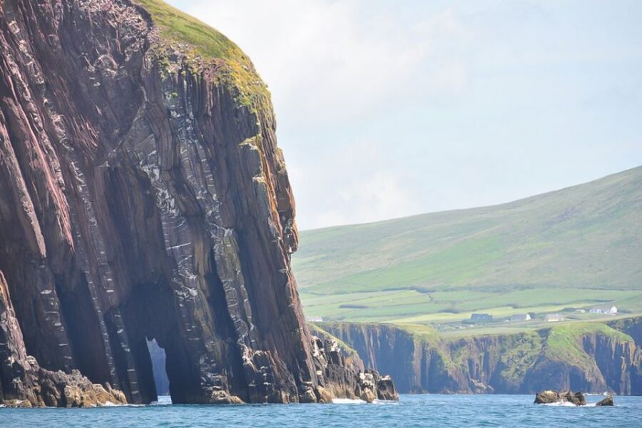 Best of Ireland 6-Day Backpackers Economy Tour - Day 4: Cliffs of Moher and the Burren to Annascaul—Big Views Plus Limestone Country