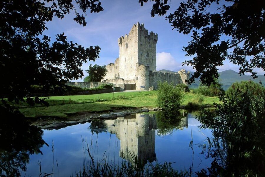Best of Ireland 6-Day Backpackers Economy Tour - The Route Map in Plain English: Dublin → Belfast → Derry → Galway → Dingle → Killarney → Dublin