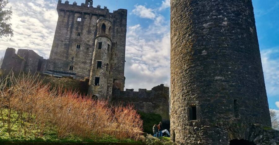 Blarney Castle: Private Guided Day Tour from Dublin - Blarney Woolen Mills: shopping for wool and a simple lunch plan
