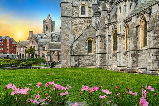 Book of Kells, Dublin Castle, Christ Church Cathedral Tour - Getting started at 42 Wellington Quay (and staying with the group)