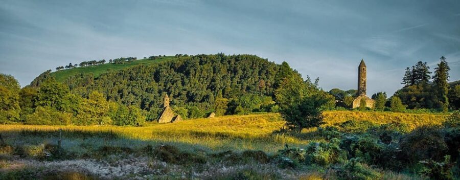 (Christmas Morning) Glendalough Half Day Tour from Dublin - Getting to County Wicklow by private bus (and why you should show up early)