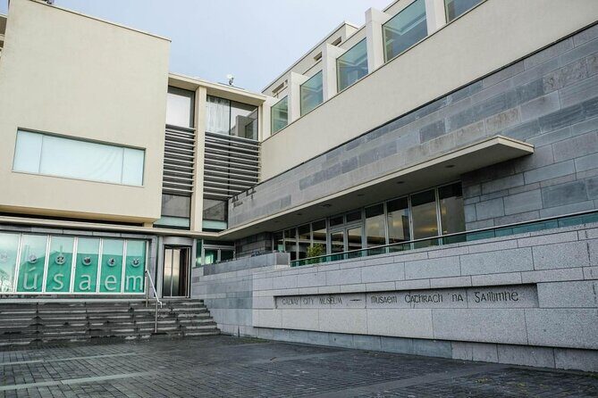 City Sightseeing Galway Hop-On Hop-Off Bus Tour - Getting Oriented Fast: Eyre Square to Galway Cathedral in One Loop