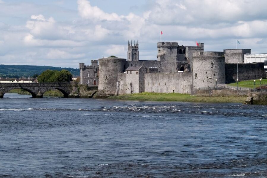 Cliffs of Moher and Blarney 2-Day Tour from Dublin - Blarney Castle and the Blarney Stone: tradition with a workout