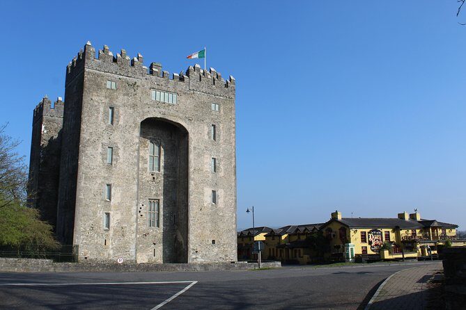 Cliffs of Moher Private Award Winning Luxury Mercedes Car Tour - Cliffs of Moher: your 90 minutes of western-edge drama