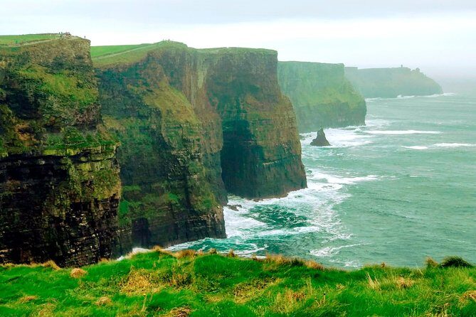 Cliffs Of Moher Tour In Spanish - Stop 1: Cliffs of Moher and the Burren Drive (Up to 2 Hours on Foot)