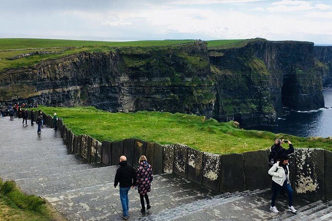 Cliffs Of Moher Tour In Spanish - The Rocky Region View: Kinvara from the Road