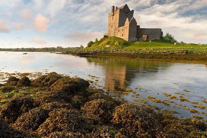 Cliffs Of Moher Tour In Spanish - Watch for Dunguaire Castle as You Head In