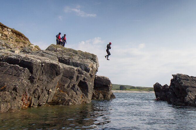 Coasteering on Irelands Wild Atlantic Way - The 2.5-hour flow: what you’ll do from start to finish