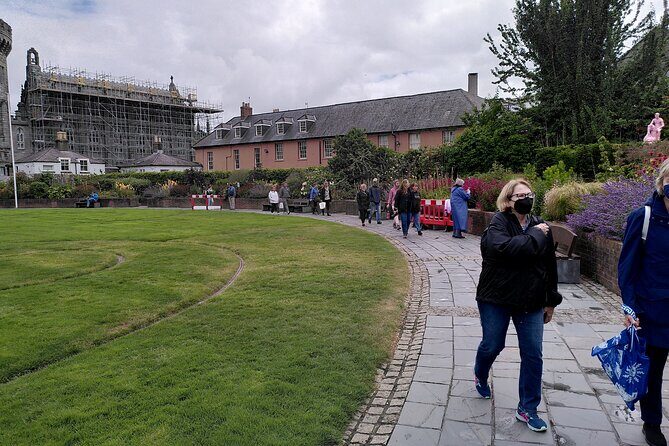 Complete tour of Dublin in Italian - Dublin Castle and Victoria Gardens: Vikings and Normans from street level