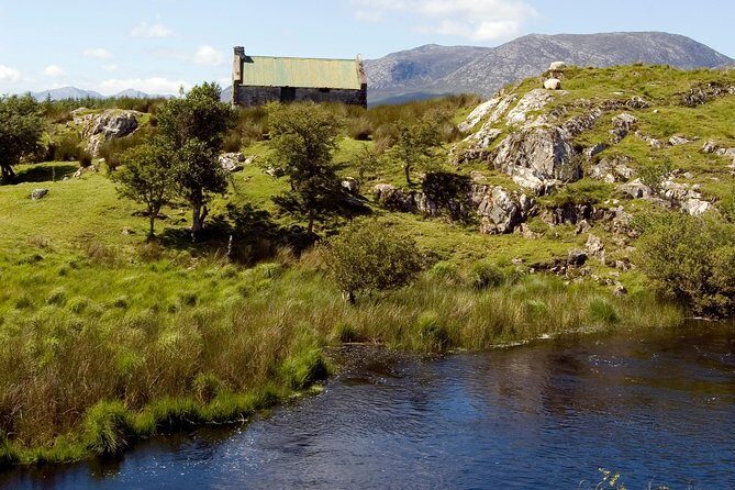 Connemara & Connemara National Park day tour from Galway. Guided. - Stop by stop: how Screebe, Derryclare, Clifden, and Sky Road fit together