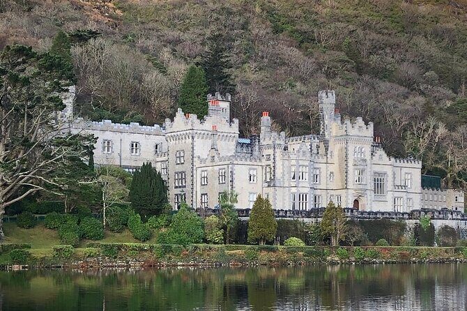 Connemara, Kylemore Abbey and Wild Atlantic Way tour from Galway - Pine Island viewpoint and Derryclare Lough: the iconic photo moment