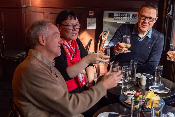 Deluxe Whiskey and Food Tasting in Dublin - The Georgian-district stroll: Dublin at a walking pace