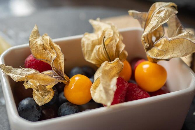 Deluxe Whiskey and Food Tasting in Dublin - Your guide and the Blue Badge touch
