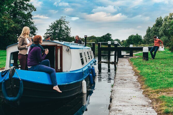 Digby Lock Cruise - Explore Ireland's Historic Grand Canal. - From the aqueduct onward: Digby Bridge and the canal’s working life