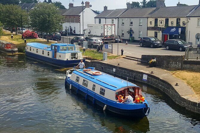Digby Lock Cruise - Explore Ireland's Historic Grand Canal. - The on-board bar and snack strategy for a 2.5-hour cruise