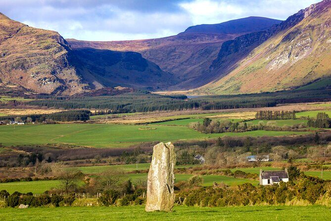 Dingle Peninsula Guided Walking Tour - Meet your guide: the difference between a hike and a storywalk