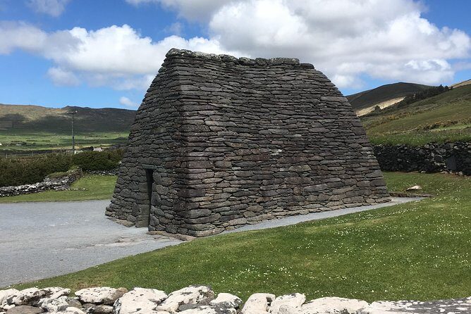 Dingle Peninsula & Slea Head Private Day Tour - Gallarus Oratory: the Church of the Foreigner, built to last