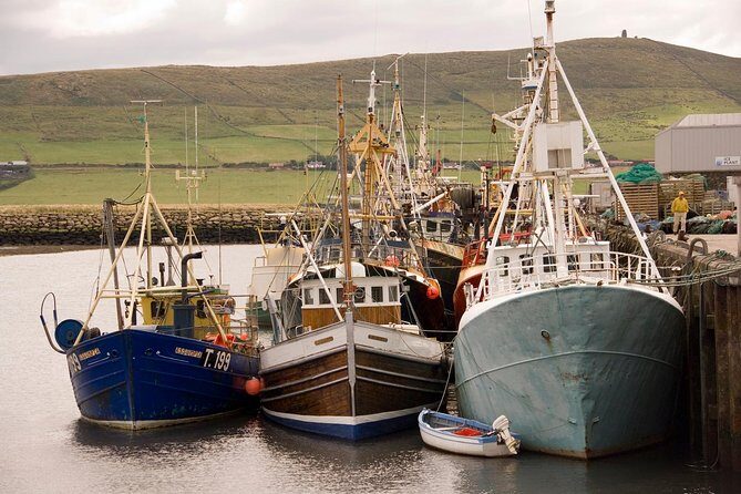 Dingle Peninsula Tour from Killarney: Including Wild Atlantic Way - Inch Beach: 3 miles of Atlantic drama (and movie-set sand)