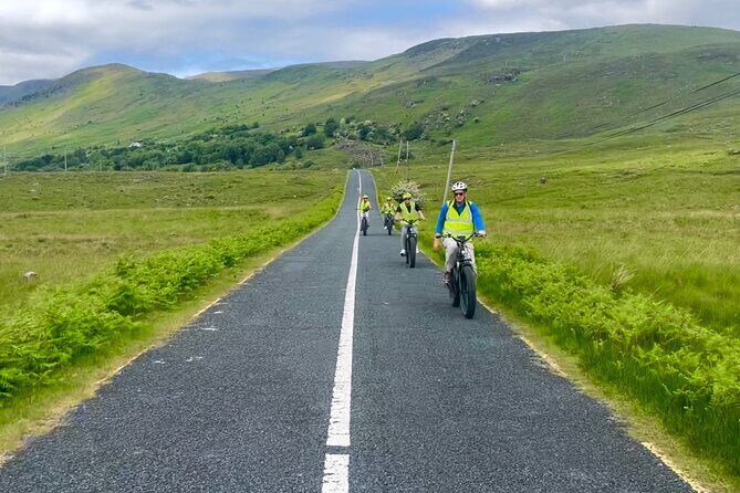 Discover Connemara Tour by Electric Fat Tyre Bike - Stop 4: Lunch strategy in Clonbur (sit-down or picnic)
