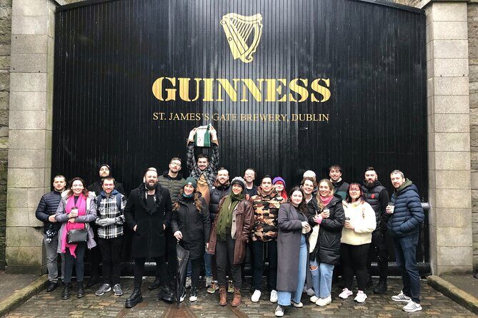 Drinks on Foot: Dublin Traditional Pub Tour - Kevin and the small-group advantage