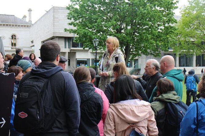 Dublin Book of Kells, Castle and Molly Malone Statue Guided Tour - Best fit: who should book this tour