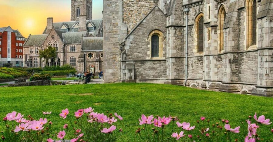 Dublin: Book of Kells, Dublin Castle and Christ Church Tour - Dublin Castle courtyards: power, politics, and the Ireland story