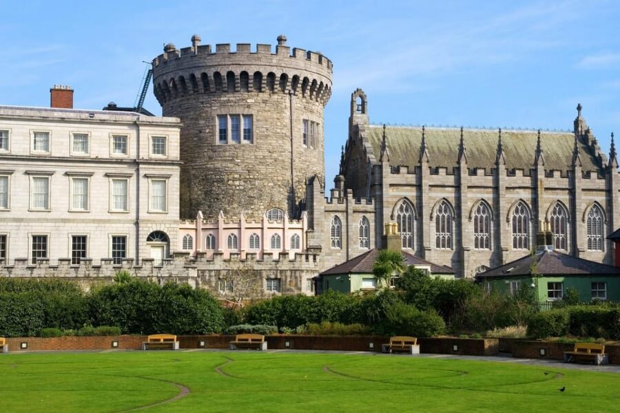 Dublin: Book of Kells, Dublin Castle and Christ Church Tour - Pace, group size, and the walking realities