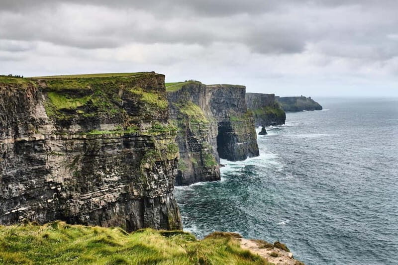 Dublin: Cliffs of Moher, Bunratty Castle and Ennis Day Trip - Ennis on your own: lunch time plus a real taste of local town life