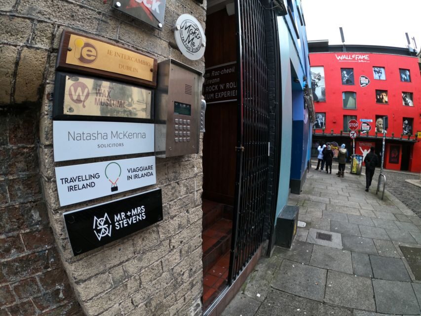Dublin: Dublin City Highlights Private Guided Walking Tour - Temple Bar to Ha’penny Bridge: how the famous got famous