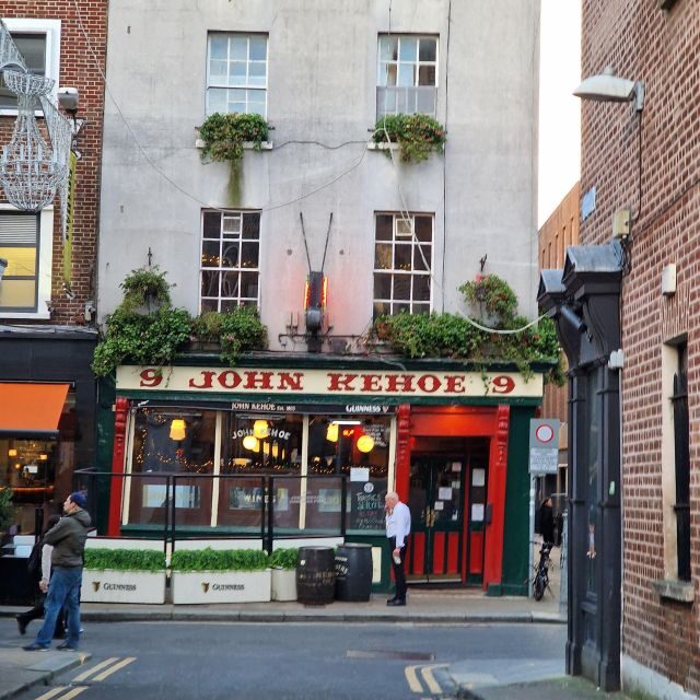 Dublin: Dublin City Highlights Private Guided Walking Tour - College Green and Trinity College: Elizabeth I, Parliament, and legendary objects