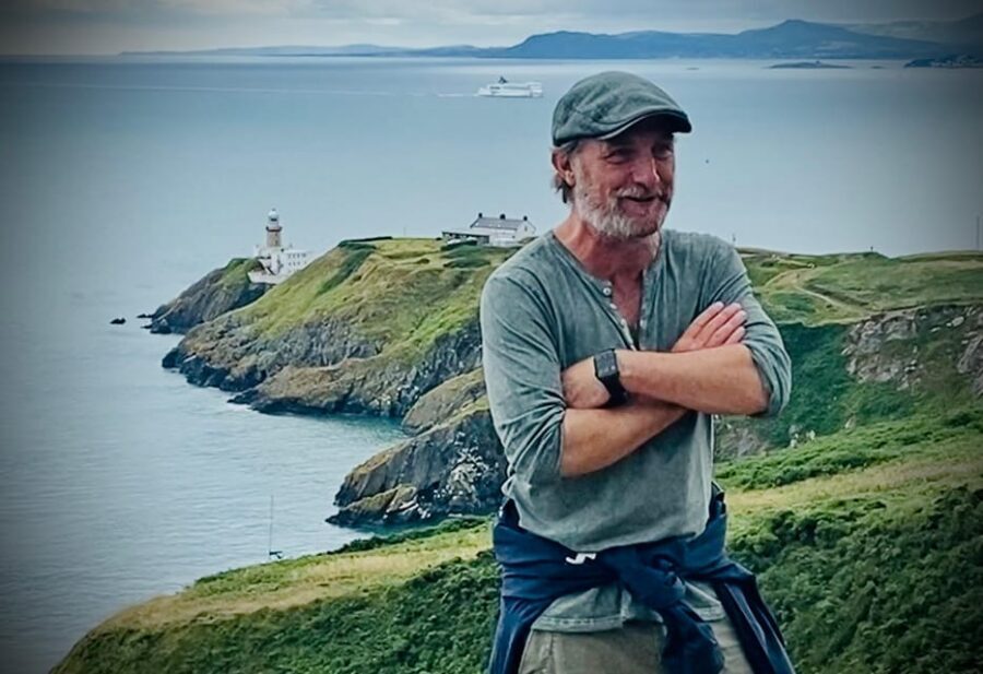 Dublin: Dublin Coastal Hike and Pints & Puppies - Getting there: Dublin city center to Howth, then meet by the pub