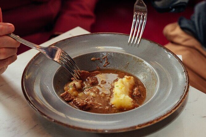 Dublin Food Tour with a Local Foodie, Personalized & Private - Meeting at Molly Malone and how the walking schedule really plays out