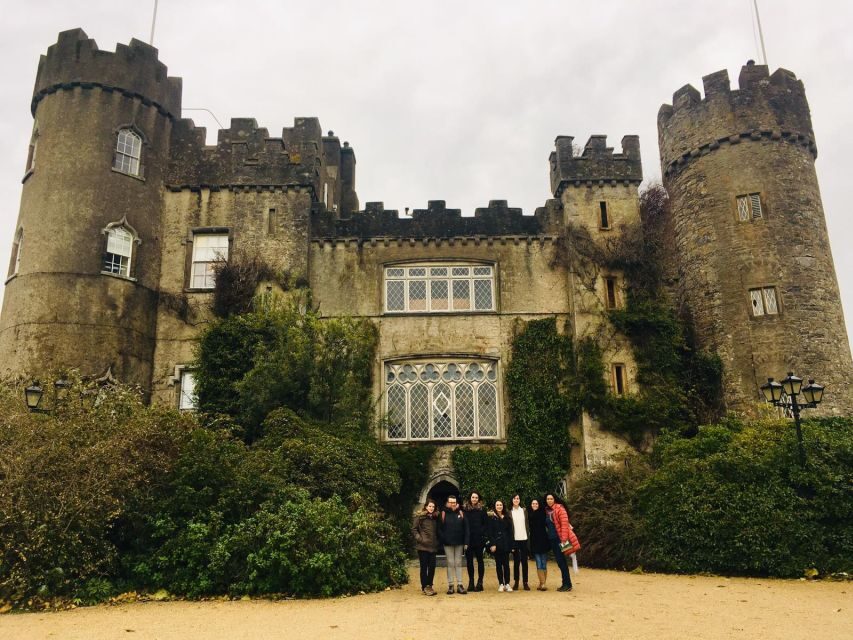 Dublin: Full-Day Howth and Malahide Castle Tour - Howth Fishermen’s Village: Lunch Time, Harbor Views, and Seal-Spotting