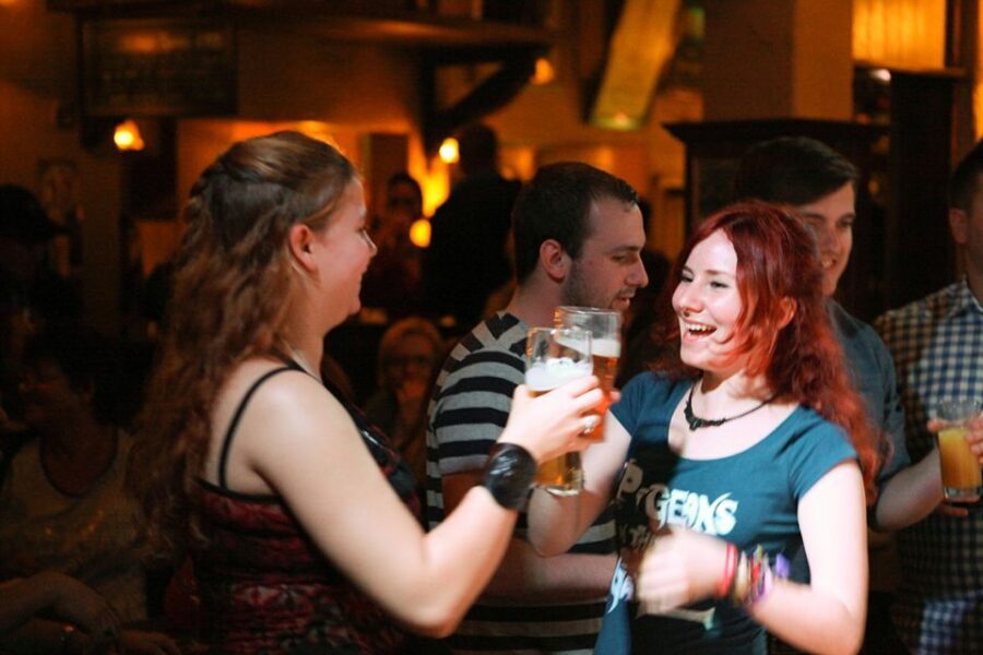 Dublin: Generation Pub Crawl - Starting at 4 Dame Lane: the easiest way to get your Dublin bearings fast