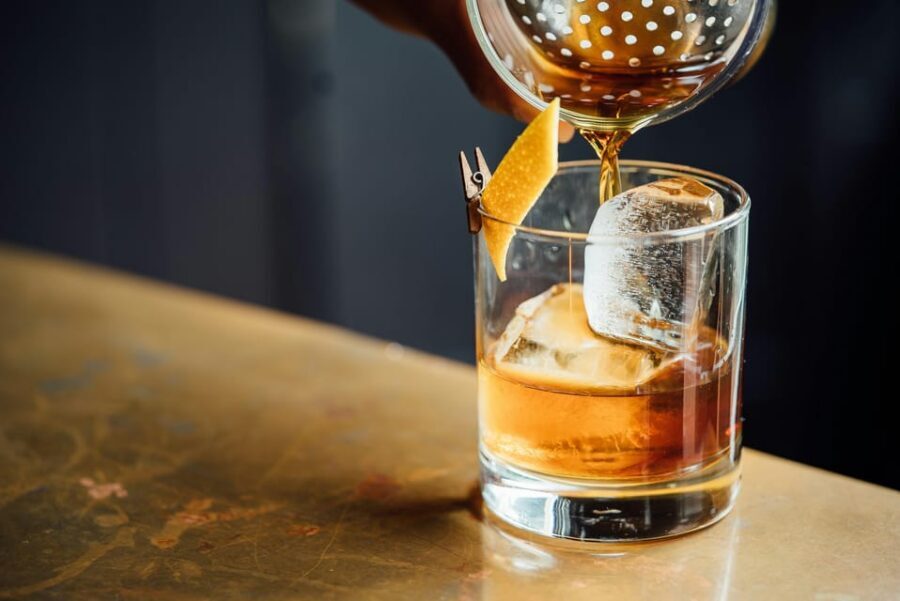 Dublin: Guinness Storehouse, Roe & Co Irish Whiskey Tour - Photo stops and the guided rhythm of Dublin’s Whiskey Trail