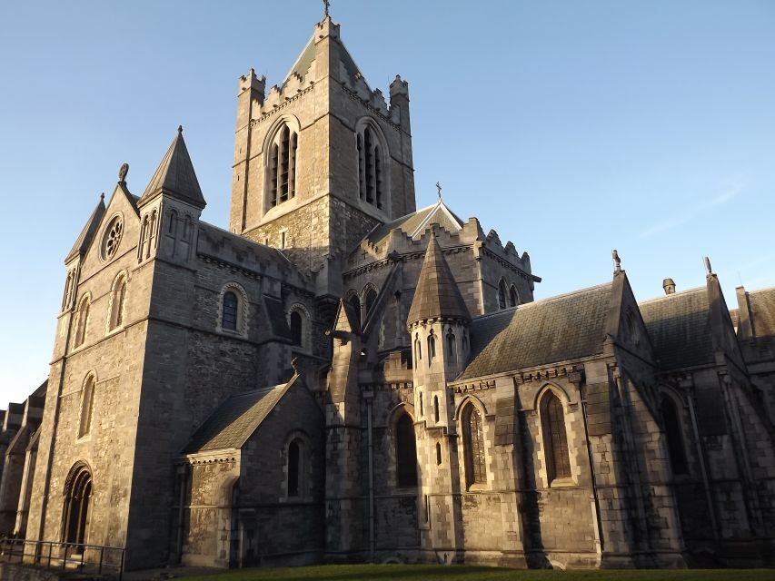 Dublin: Highlights and Hidden Corners Walking Tour - Temple Bar Without the Tourist Noise