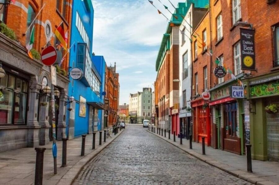 Dublin: Highlights and Hidden Gems Walking Tour - Grafton Street finish: a lively end that’s easy to extend