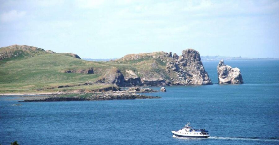 Dublin: Howth Cliffs and Ireland's Eye Boat Cruise - The 60-minute route: How the views unfold on the water