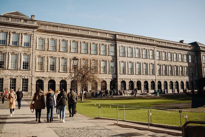Dublin in a Day: Dublin Castle, Book of Kells, Guinness & Whiskey - Lunch Break in the Center: Use Your Guide’s Suggestions